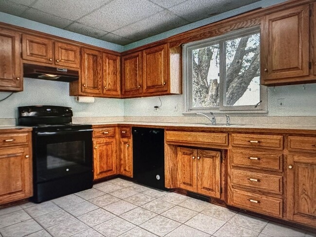 801 Bluegrass St in Strafford, MO - Building Photo - Building Photo