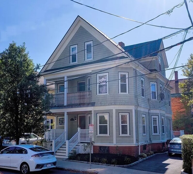 24 Park Ave, Unit 3 in Somerville, MA - Foto de edificio