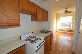 633 W Cornelia Ave in Chicago, IL - Building Photo - Building Photo