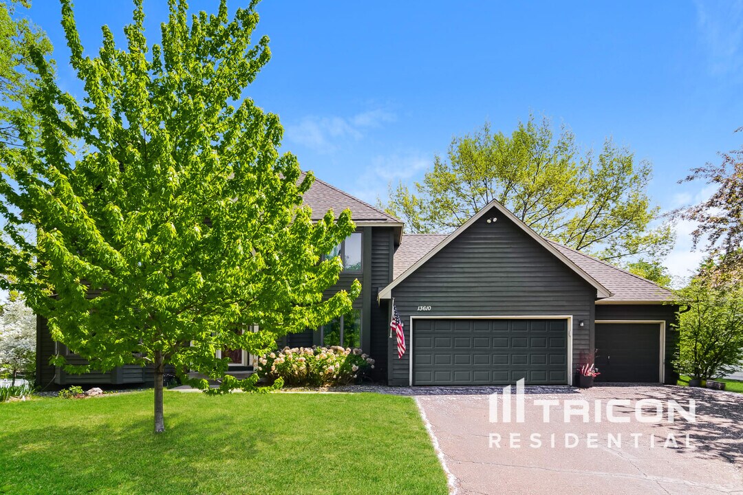13610 Georgia Dr in Apple Valley, MN - Building Photo