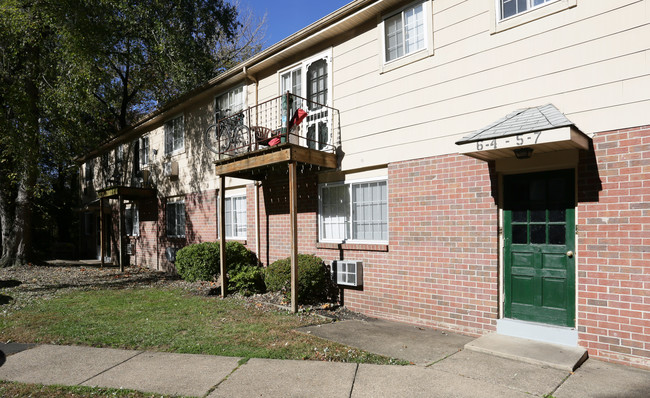 Woodland Manor Apartments