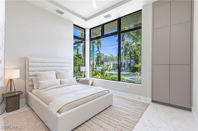 1100 Sandpiper St in Naples, FL - Building Photo - Building Photo