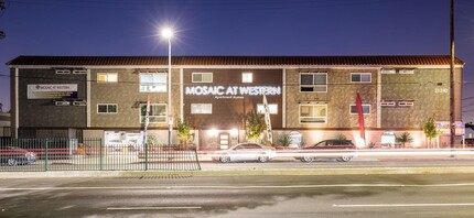 Mosaic at Western Apartments Homes in Torrance, CA - Foto de edificio - Building Photo