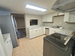 5920 Arncliffe Dr in Houston, TX - Building Photo - Building Photo