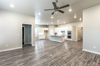 7505 98th Pl in Lubbock, TX - Foto de edificio - Building Photo