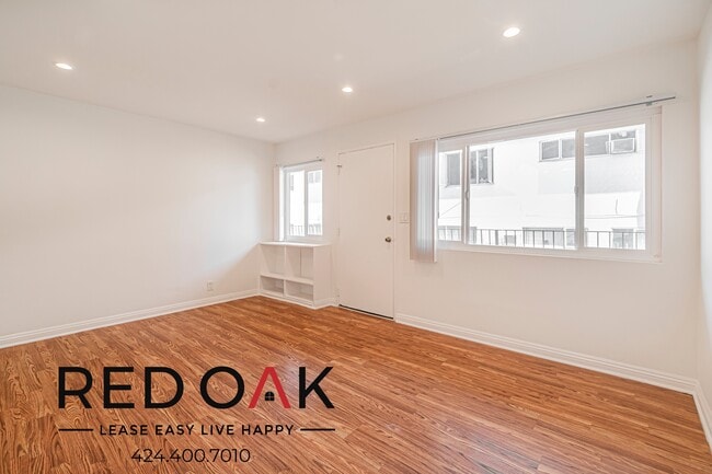 property at 1323 N Harvard Blvd