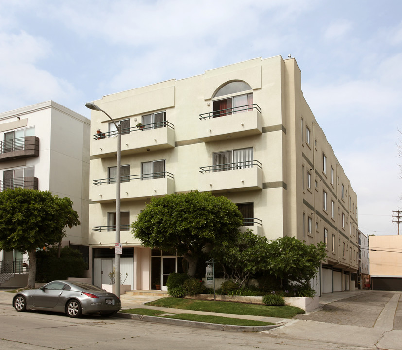 1546 Amherst Ave in Los Angeles, CA - Building Photo