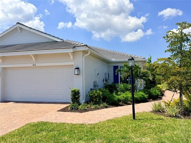 6111 Mesa Gln in Bradenton, FL - Building Photo - Building Photo