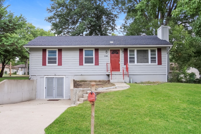 1144 Quincy St in Leavenworth, KS - Building Photo