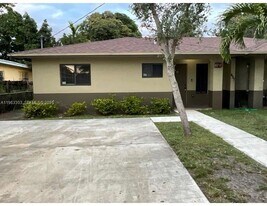 437 NW 81st St. in Miami, FL - Building Photo