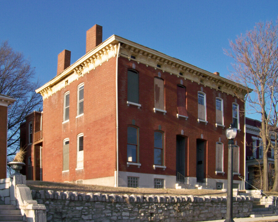 2217-2219 Salisbury St in St. Louis, MO - Building Photo