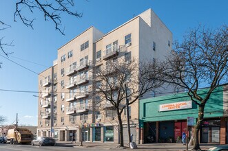 3538 Junction Blvd in Corona, NY - Foto de edificio - Building Photo