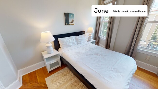 property at 21 Rossmore St