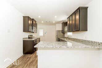 217 Riverdale Dr in Jarrell, TX - Building Photo - Building Photo