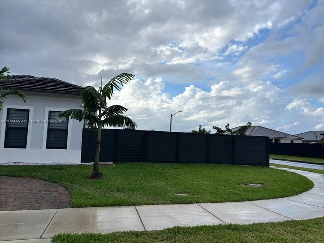 30806 SW 192nd Ave in Homestead, FL - Building Photo - Building Photo