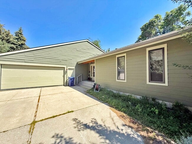property at 4432 Annette Park Dr