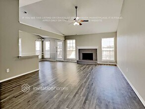 4608 Greenwich Dr, Unit 13-103 in Grand Prairie, TX - Foto de edificio - Building Photo