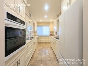 2202 N Frannea Dr in Tucson, AZ - Building Photo - Building Photo