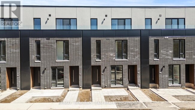 property at 160 Everett Cmn