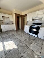 654 Highland Ave in Waterbury, CT - Building Photo