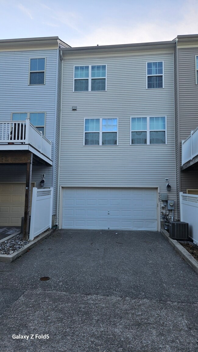 9387 Rock Ripple Ln in Laurel, MD - Foto de edificio - Building Photo