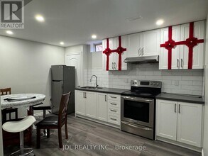 41 Maria Rd in Markham, ON - Building Photo - Building Photo