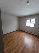 2220 Valleyhigh Dr NW, Unit E101 in Rochester, MN - Building Photo - Building Photo