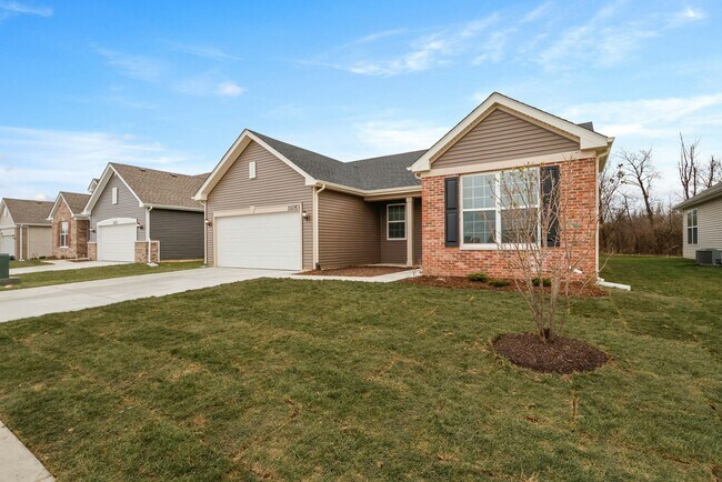 11053 Lola Ln in Winfield, IN - Building Photo - Building Photo