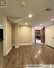 140 Queen Mary Dr in Brampton, ON - Building Photo - Building Photo