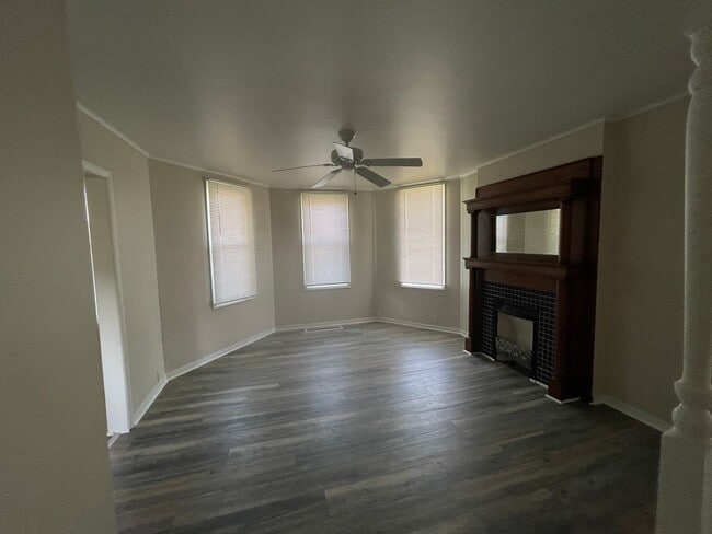 1702 Orchid St in Pittsburgh, PA - Building Photo - Building Photo