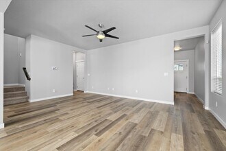 318 S Sunset Point Way in Meridian, ID - Building Photo - Building Photo
