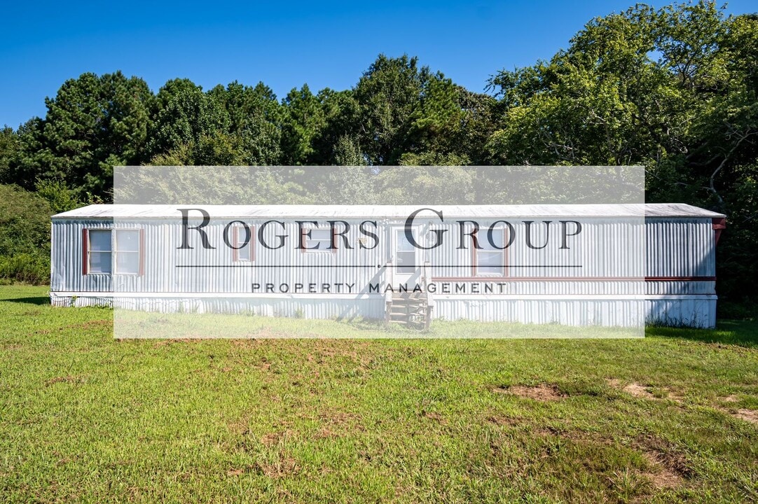 385 Julian Smith Rd in Henderson, NC - Building Photo