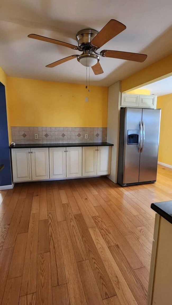 172 S 2nd St in Lindenhurst, NY - Building Photo - Building Photo
