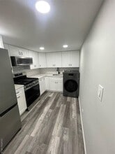 160 Massachusetts Ave in Bay Shore, NY - Building Photo - Building Photo