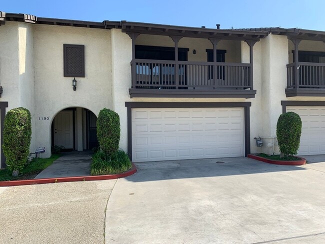 1189 Strawberry Ln in Glendora, CA - Building Photo - Building Photo