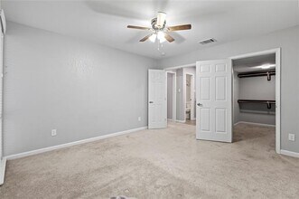526 E Avenue J in Grand Prairie, TX - Building Photo - Building Photo