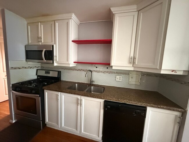 property at 1507 Summit Pointe Dr