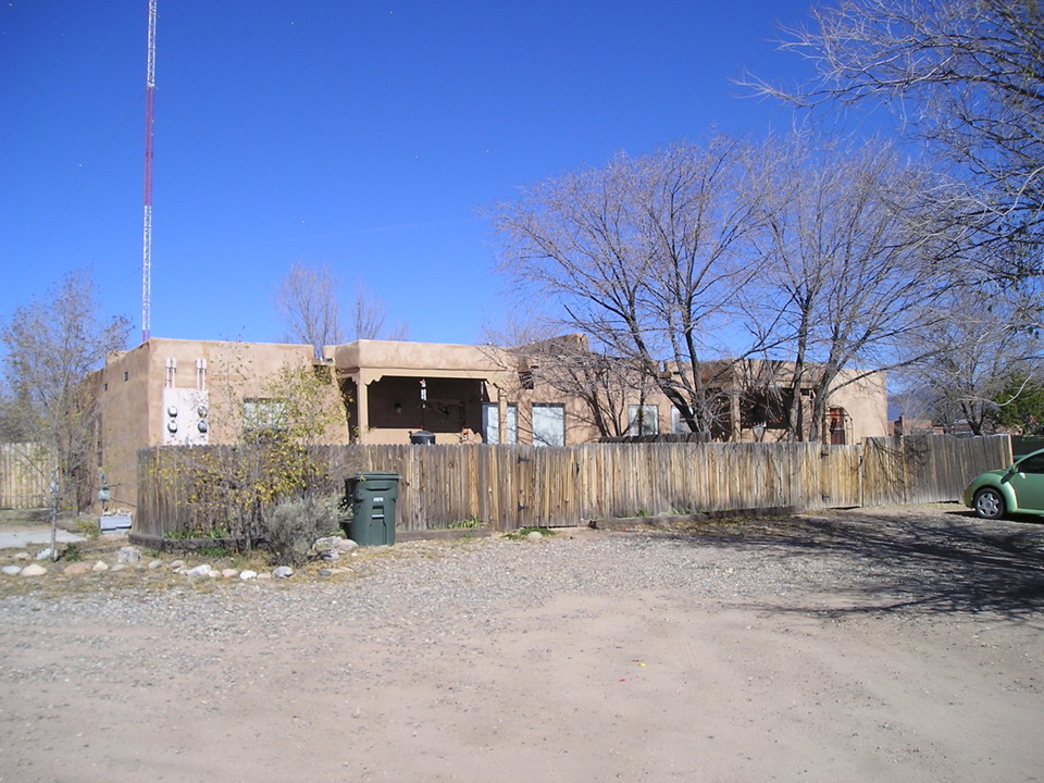 1715 Siri Dharma Ct in Santa Fe, NM - Foto de edificio