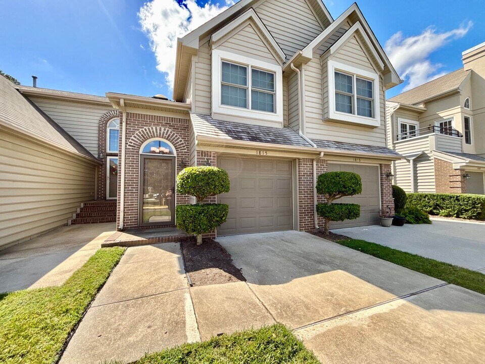 1815 Calash Way in Virginia Beach, VA - Building Photo