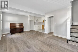 955 Pillette Rd in Windsor, ON - Building Photo - Building Photo