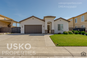 950 Sloboda Ave in Sacramento, CA - Building Photo - Building Photo