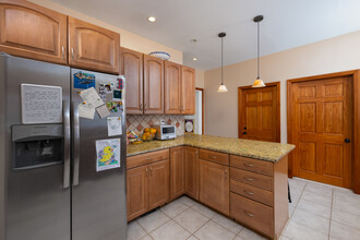 118 Summer St in Medford, MA - Building Photo - Interior Photo