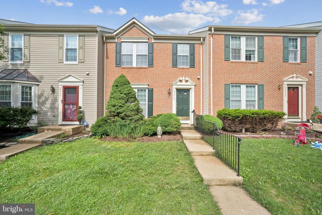 25439 Morse Dr in Chantilly, VA - Foto de edificio