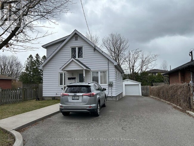 303-303 Muriel Ave in Oshawa, ON - Building Photo - Building Photo