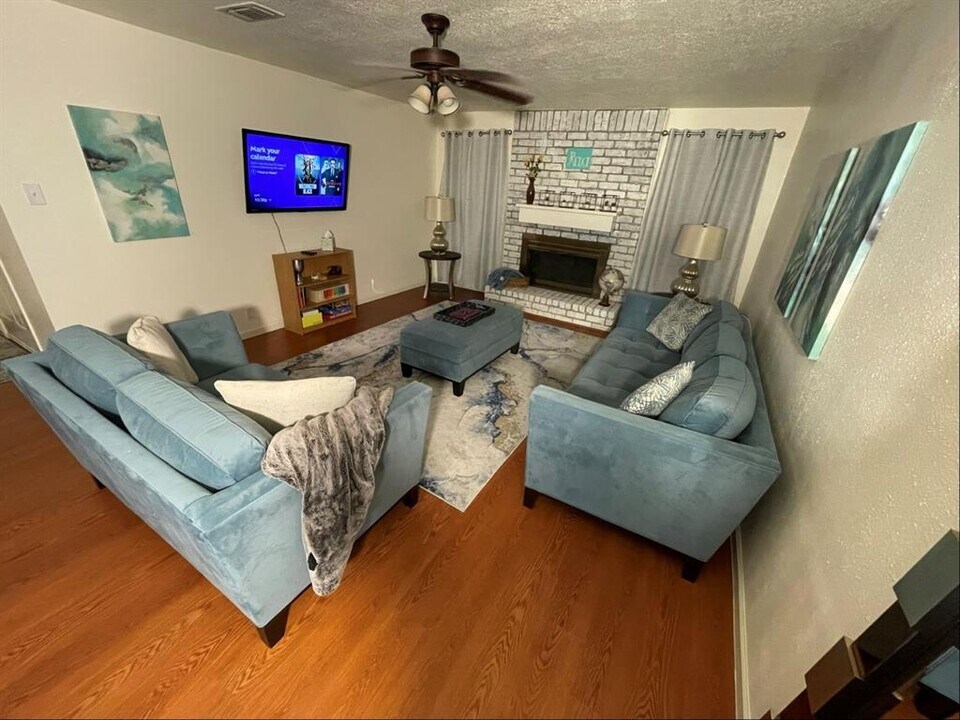 1323 River Rock Dr in Missouri City, TX - Building Photo