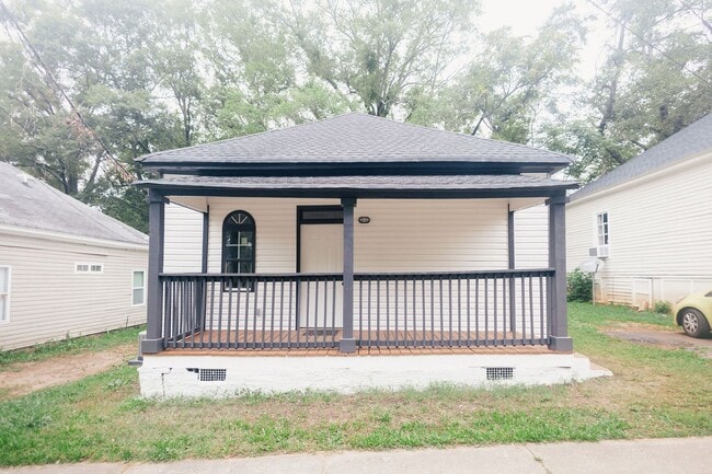 property at 207 W Cherry St