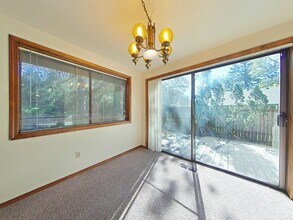 1393 NW Souza Pl in Corvallis, OR - Building Photo - Building Photo