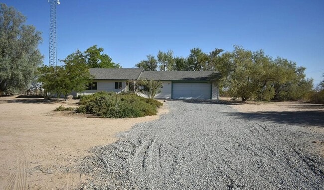 6112 Norman Ct in Inyokern, CA - Building Photo - Building Photo