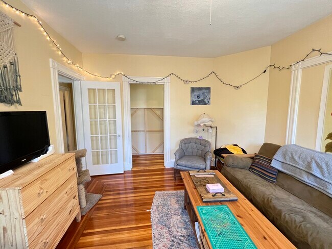 2 Gilson Ter, Unit #2 in Somerville, MA - Foto de edificio - Building Photo