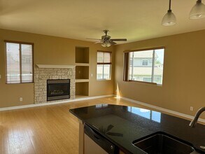7428 Thomas Dr in Loves Park, IL - Building Photo - Building Photo